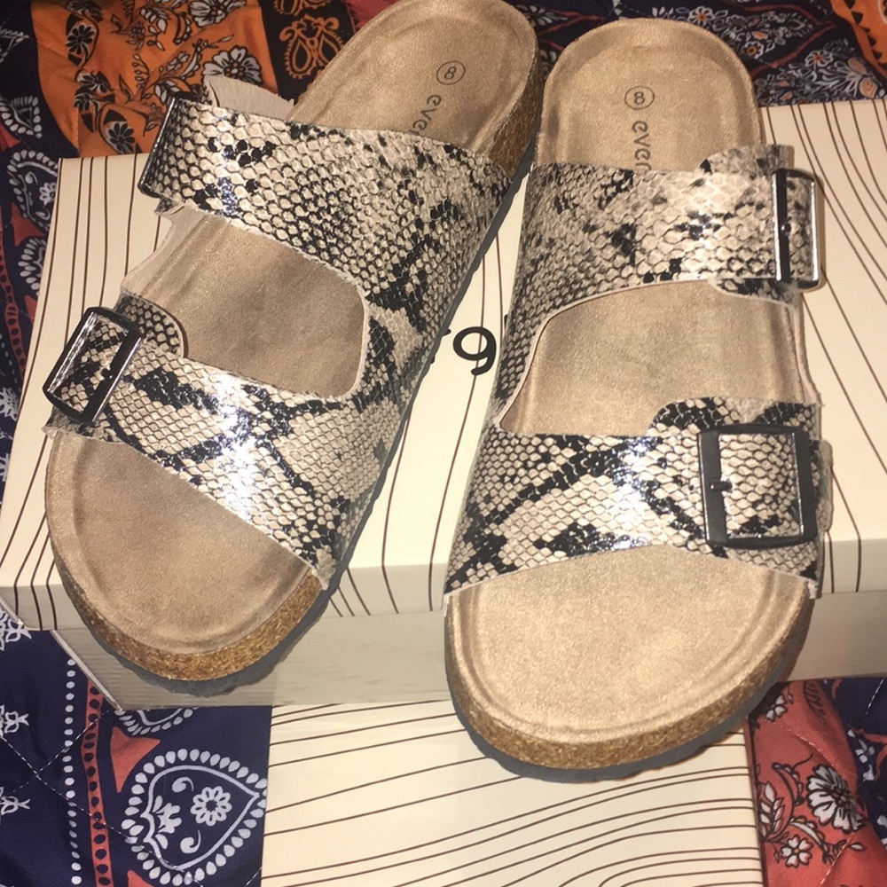 Size 7 left Everglades Birk Snake Sandals - Picture 7 of 8